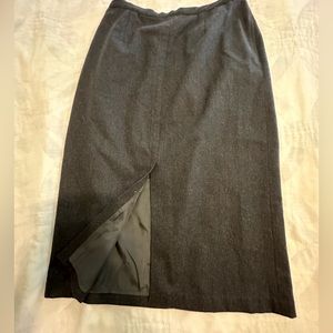 ⭐️⭐️ Anne Klein Lined 100% Wool Skirt front slit size 14